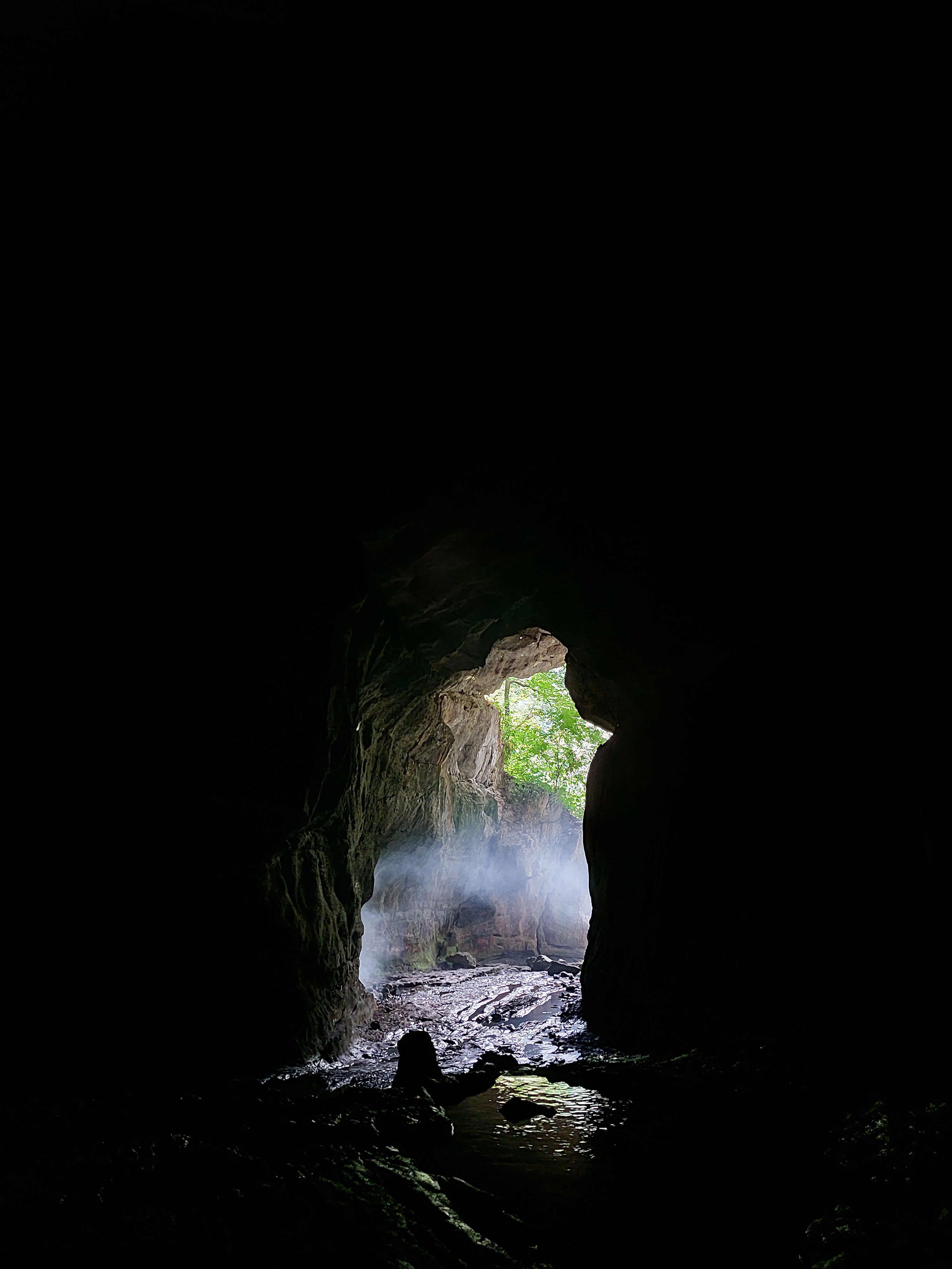 غار دیو سپید